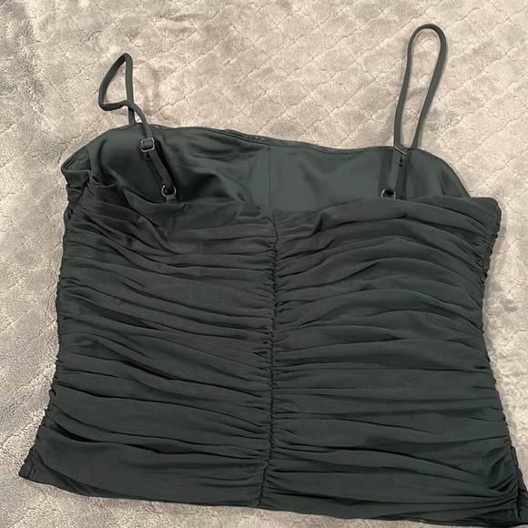 Body Contour mesh ruched crop top - Picture 2 of 3